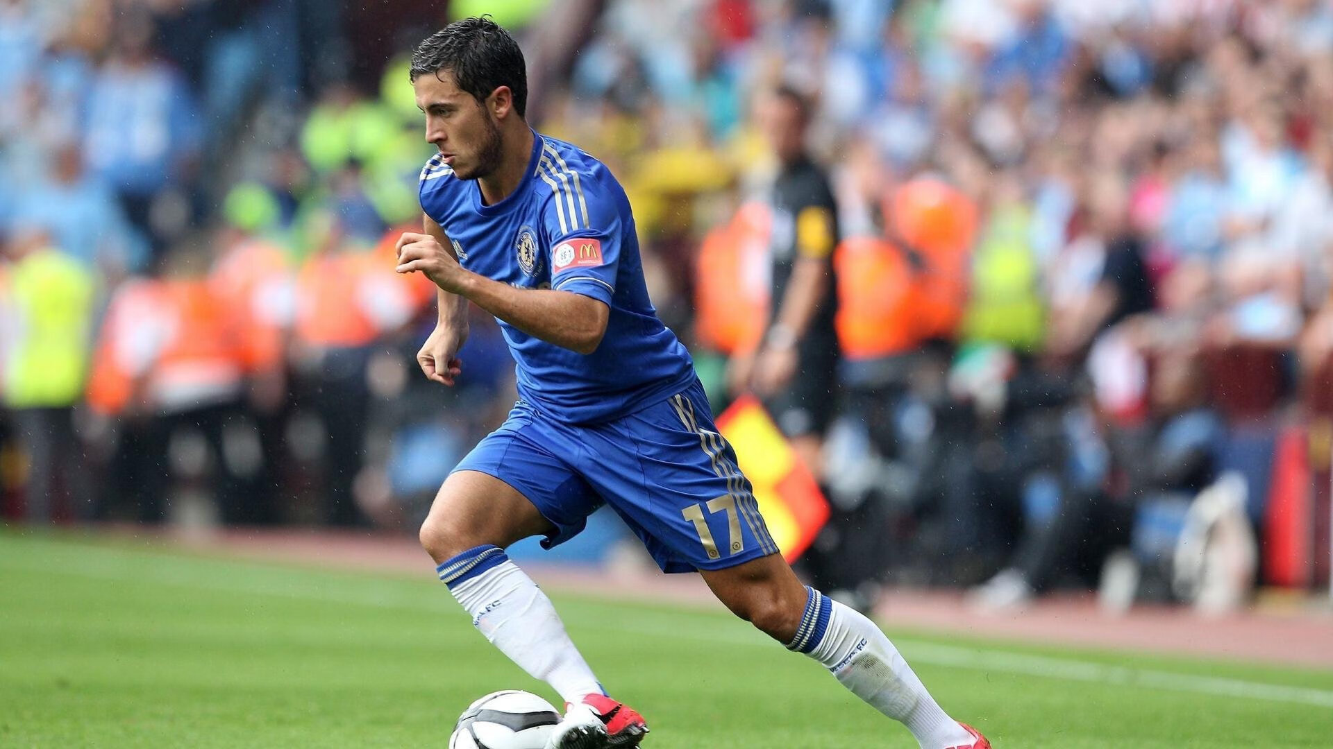 爱游戏体育app-法甲激烈争夺：战术与个人能力的巅峰碰撞