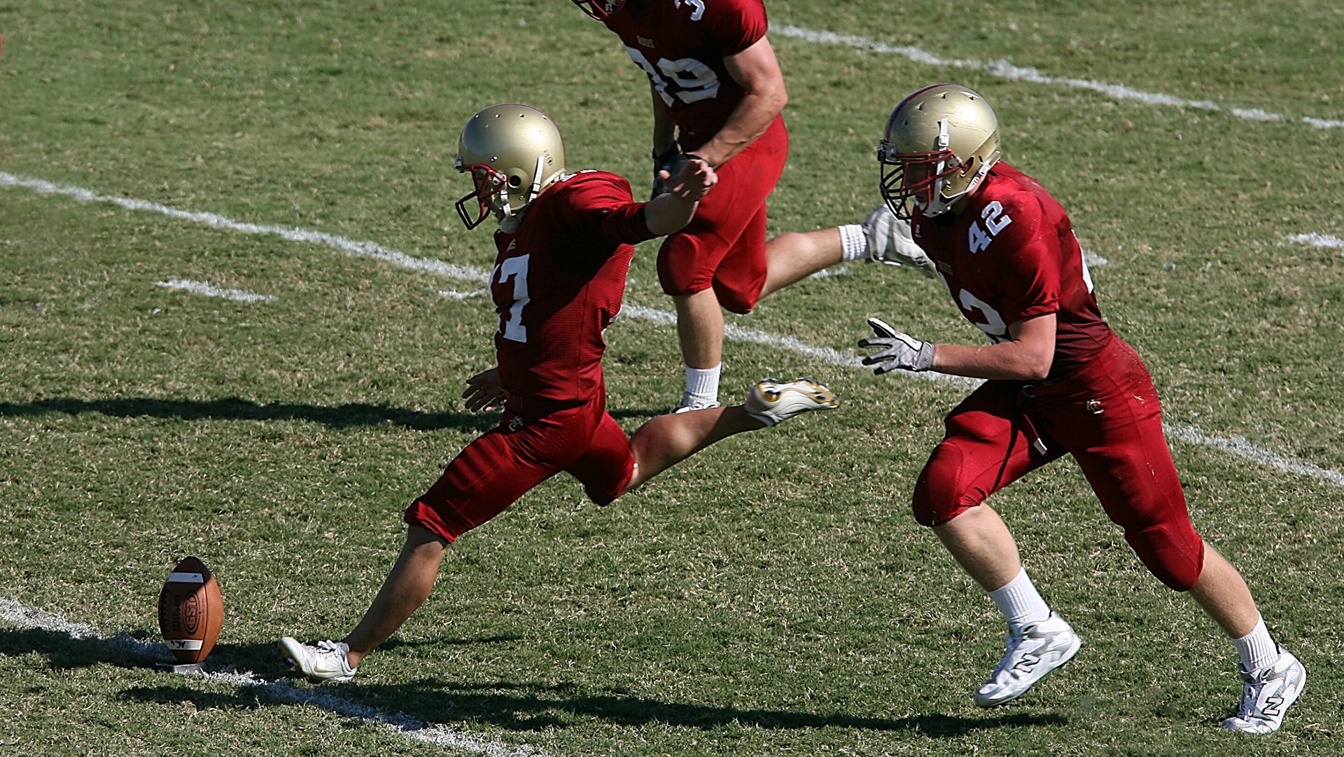 简：敏锐的跑动与极高的技术让他成为对手防线的噩梦，简速是什么意思